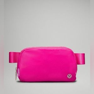 Lululemon Everywhere Belt Bag 1L - Sonic Pink With Wordmark